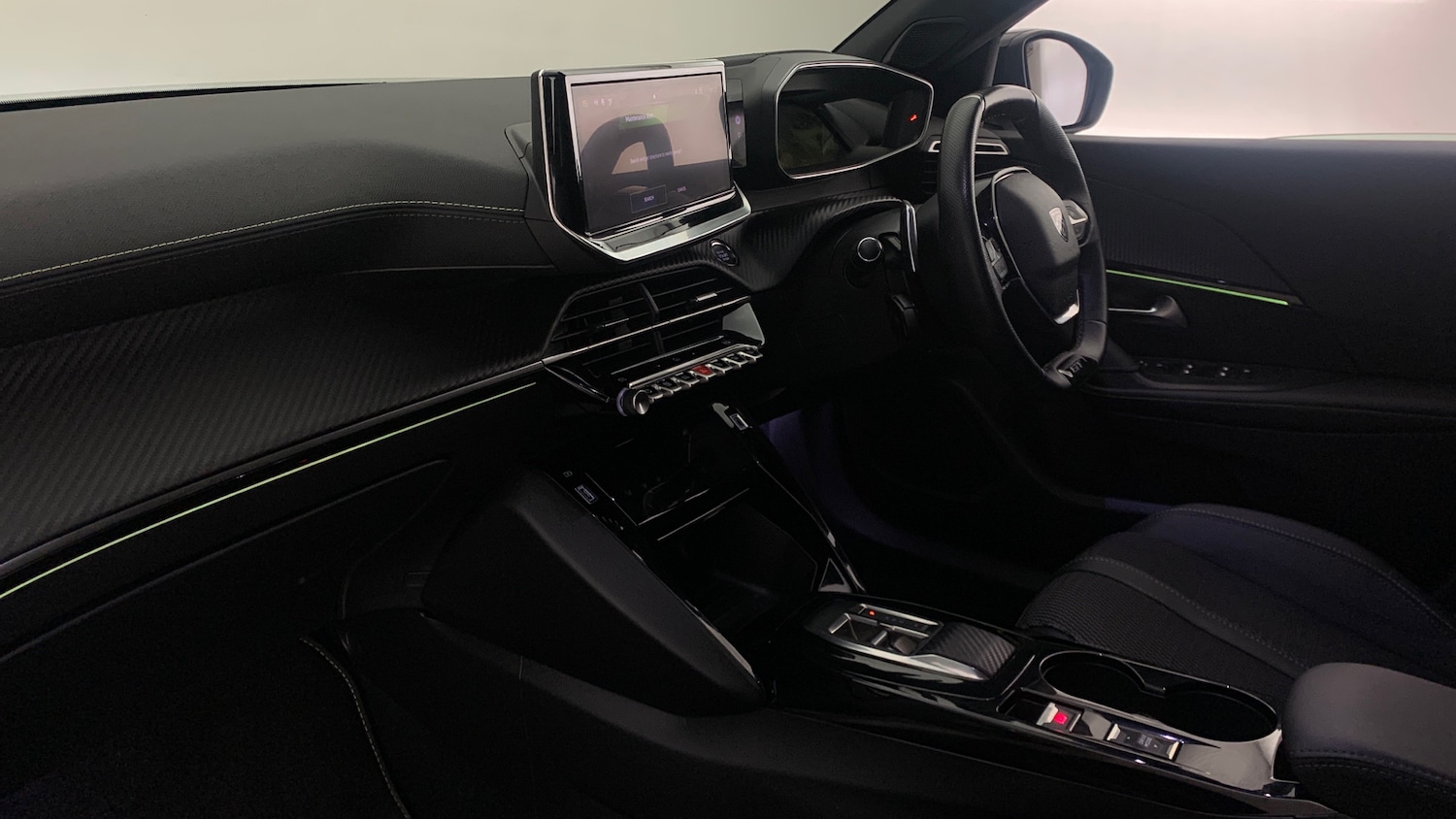 Used Peugeot 2008 2023 for sale - 76389551: Photo 2