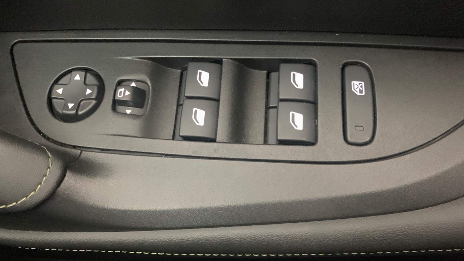 Used Peugeot 2008 2023 for sale - 76389551: Photo 40