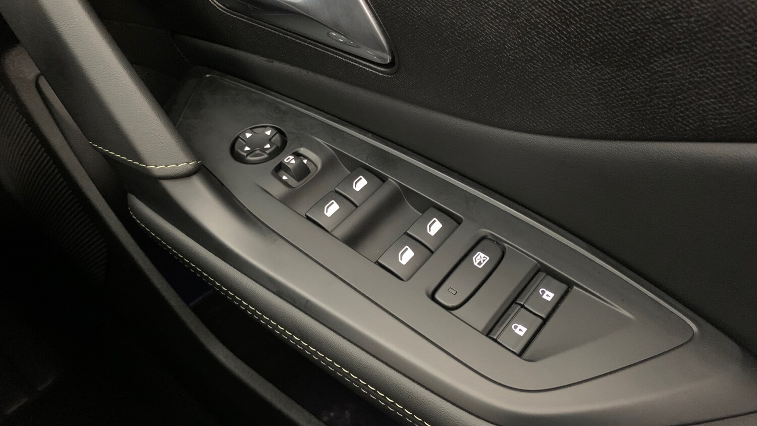 Used Peugeot 408 2024 for sale - 77697436: Photo 39