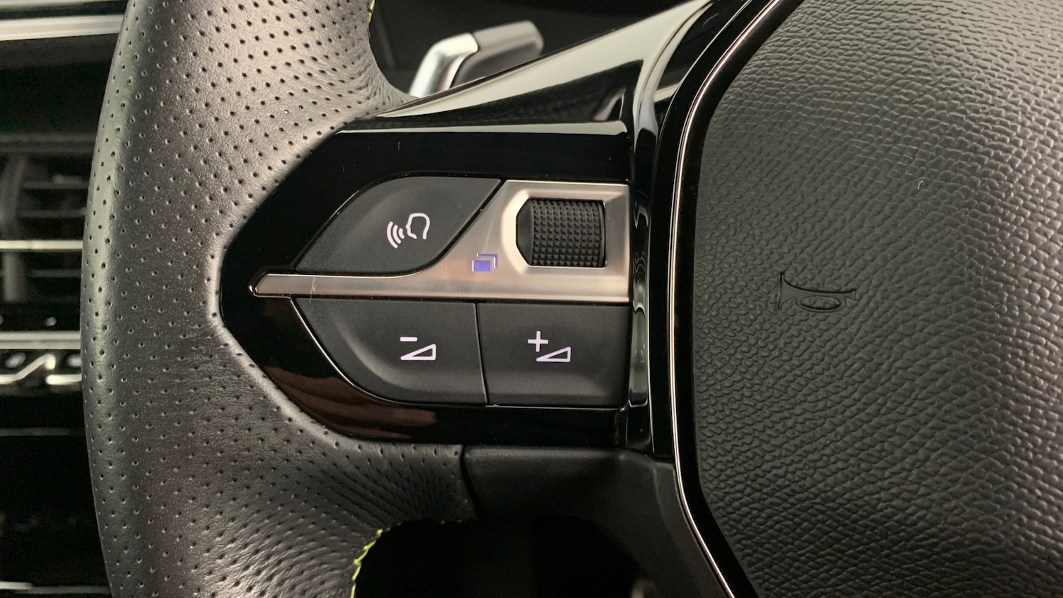 Used Peugeot 2008 2024 for sale - 76621404: Photo 19