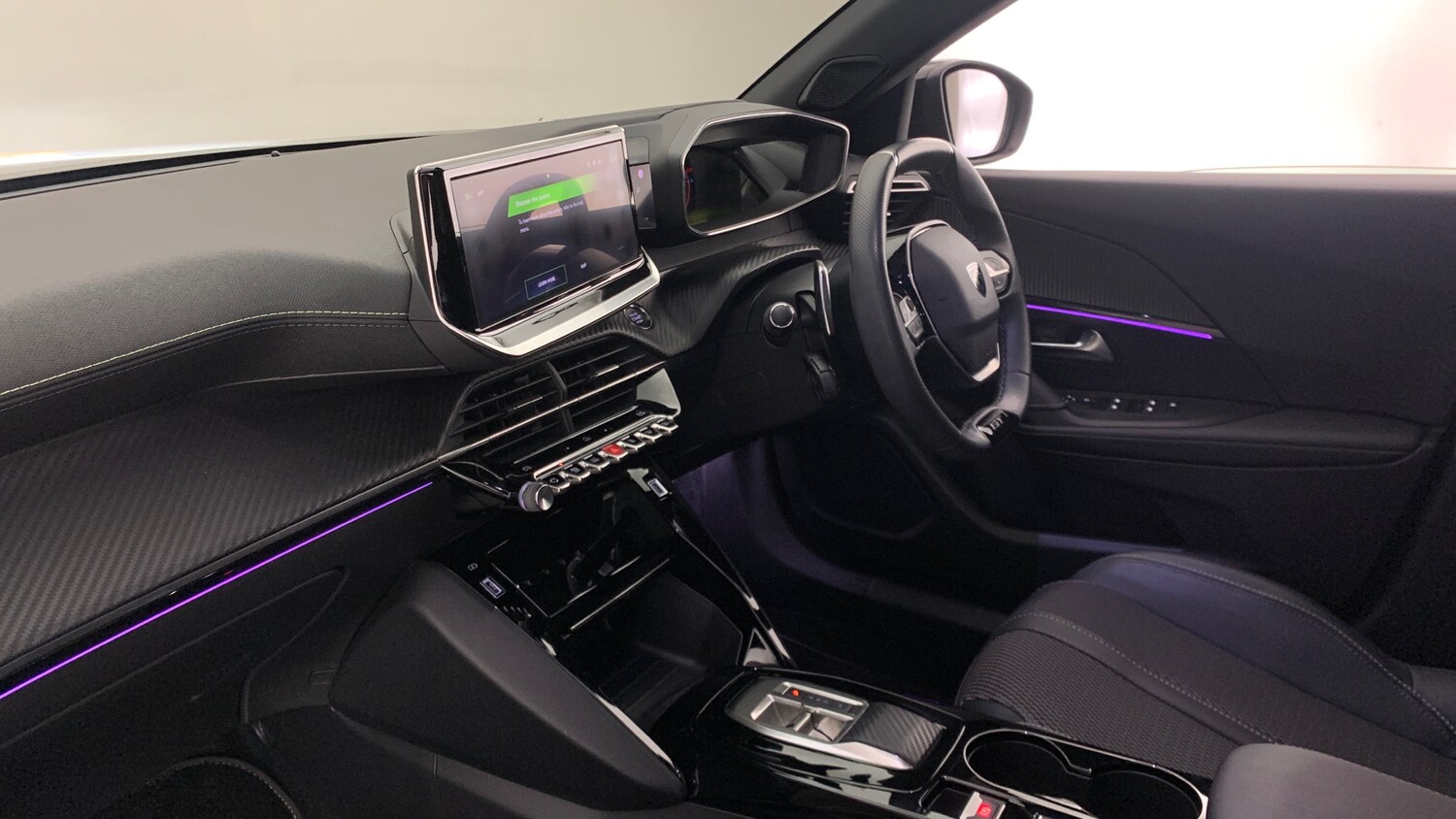 Used Peugeot 2008 2024 for sale - 76621404: Photo 2