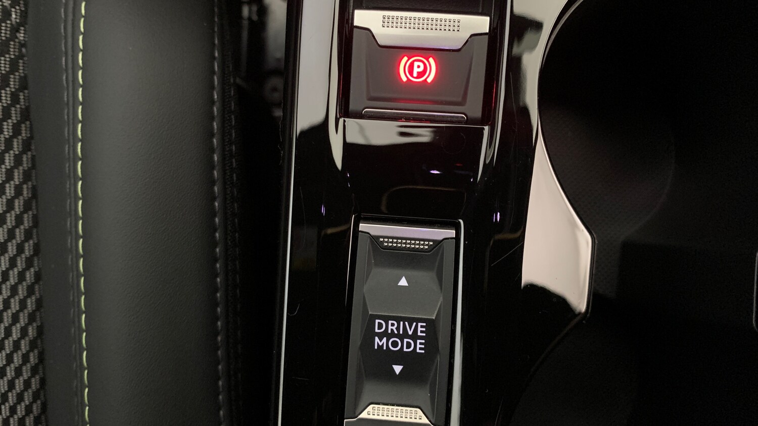 Used Peugeot 2008 2024 for sale - 76621404: Photo 32