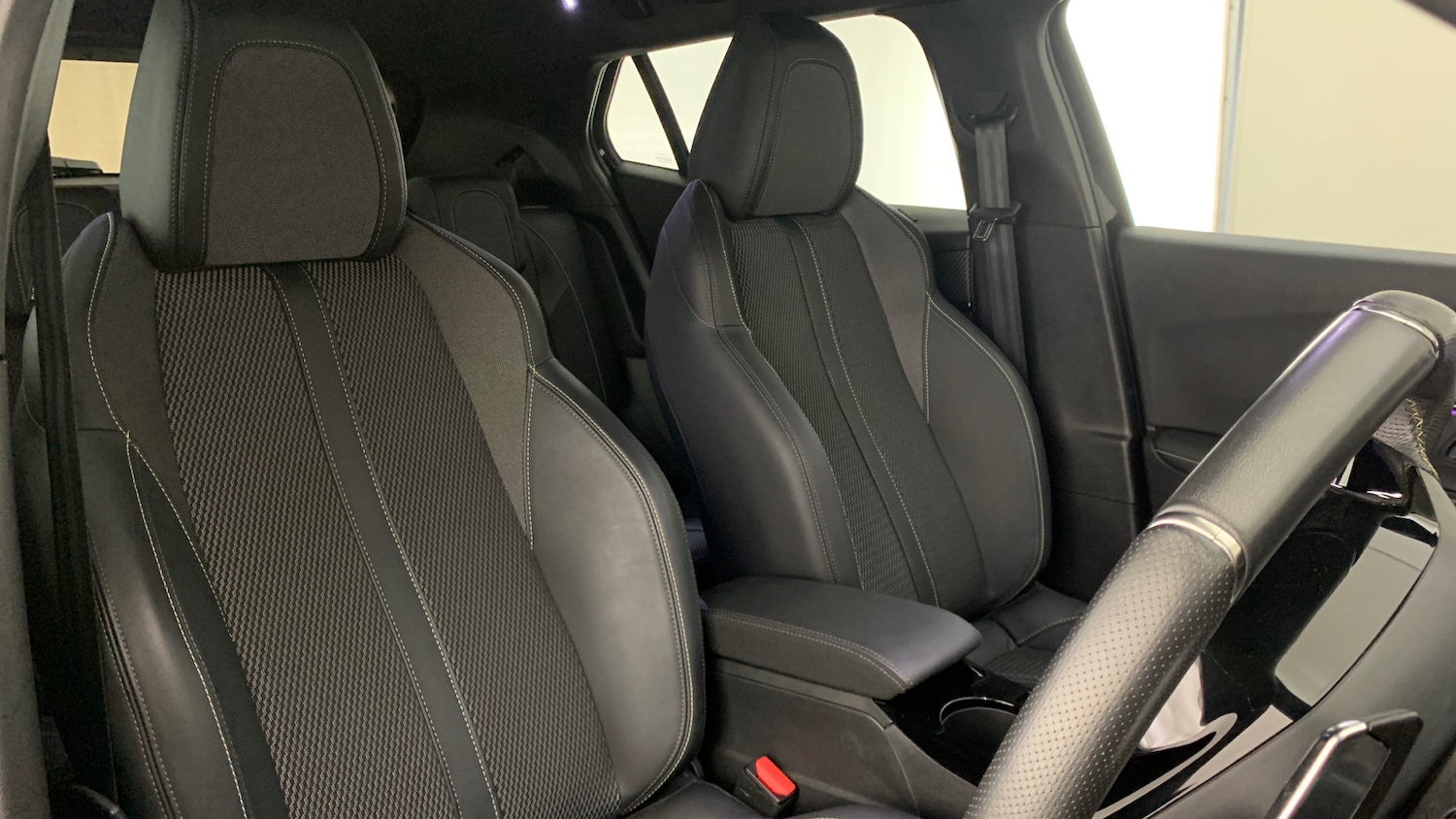 Used Peugeot 2008 2024 for sale - 76621404: Photo 41