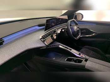 Used Peugeot 3008 2024 for sale - 76998806: Photo