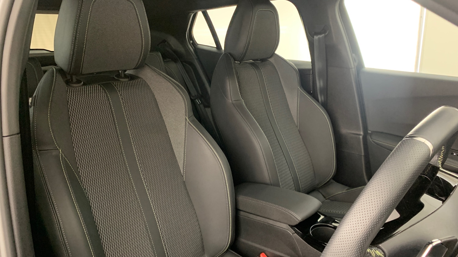 Used Peugeot 2008 2025 for sale - 77176125: Photo 44