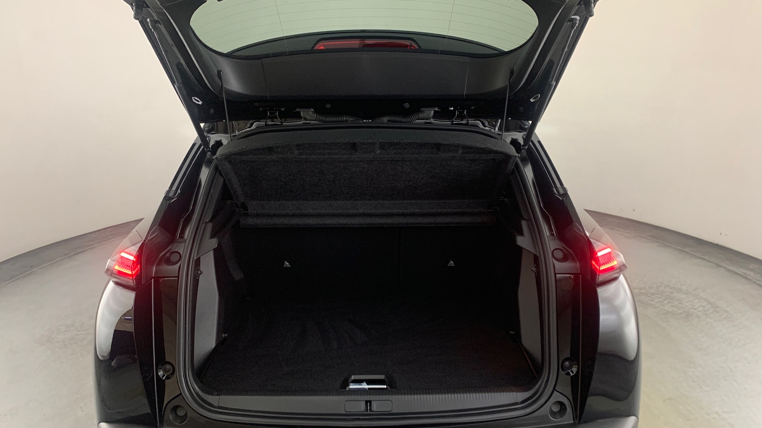 Used Peugeot 2008 2025 for sale - 77176125: Photo 6