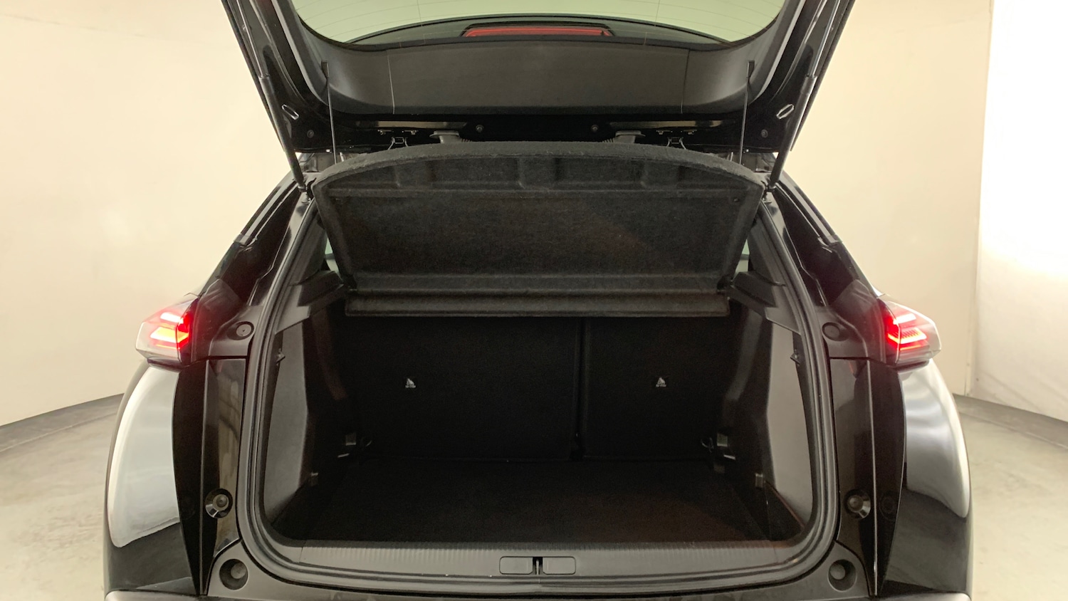 Used Peugeot 2008 2024 for sale - 77599607: Photo 5