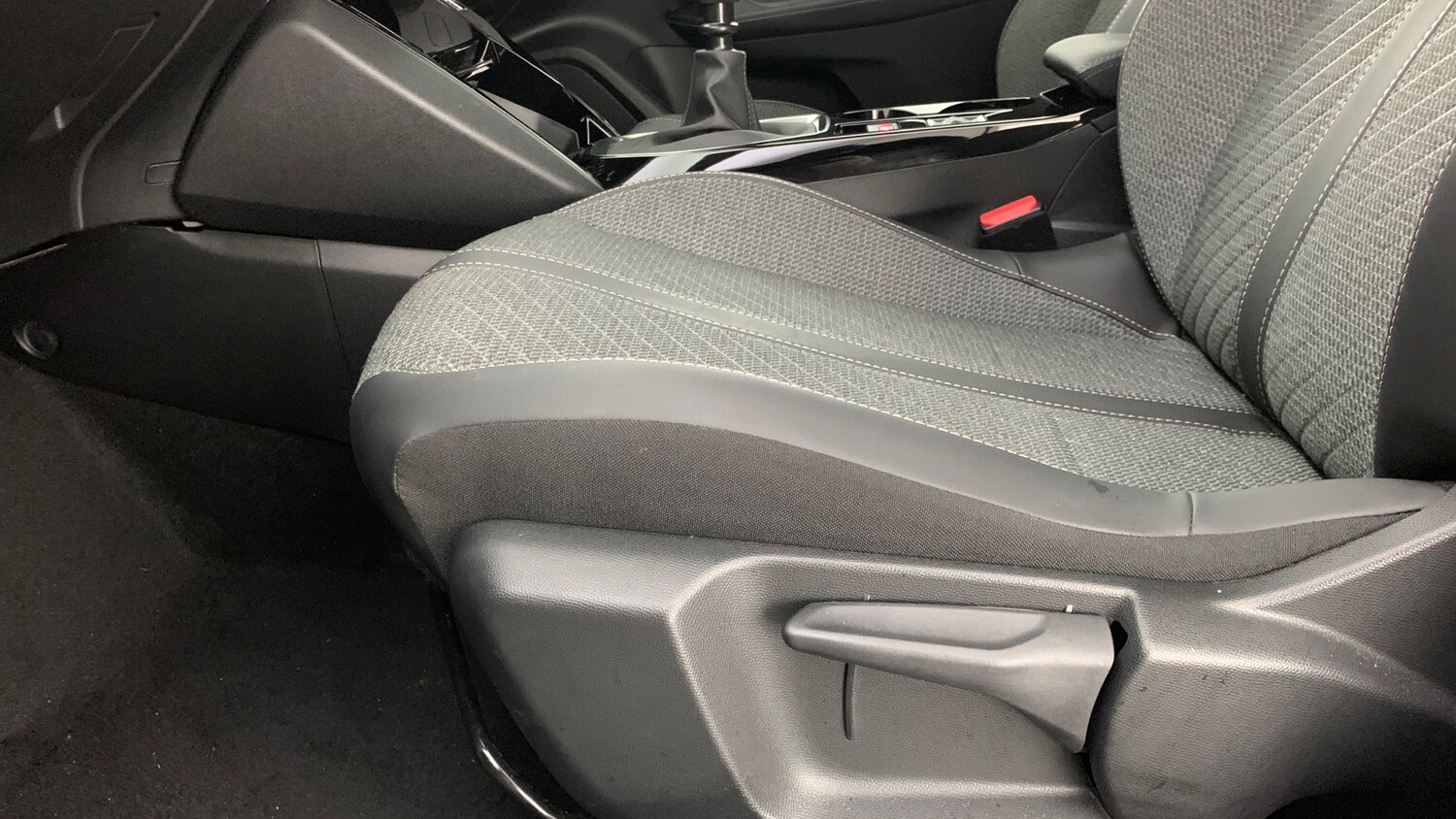 Used Peugeot 2008 2024 for sale - 77599607: Photo 50