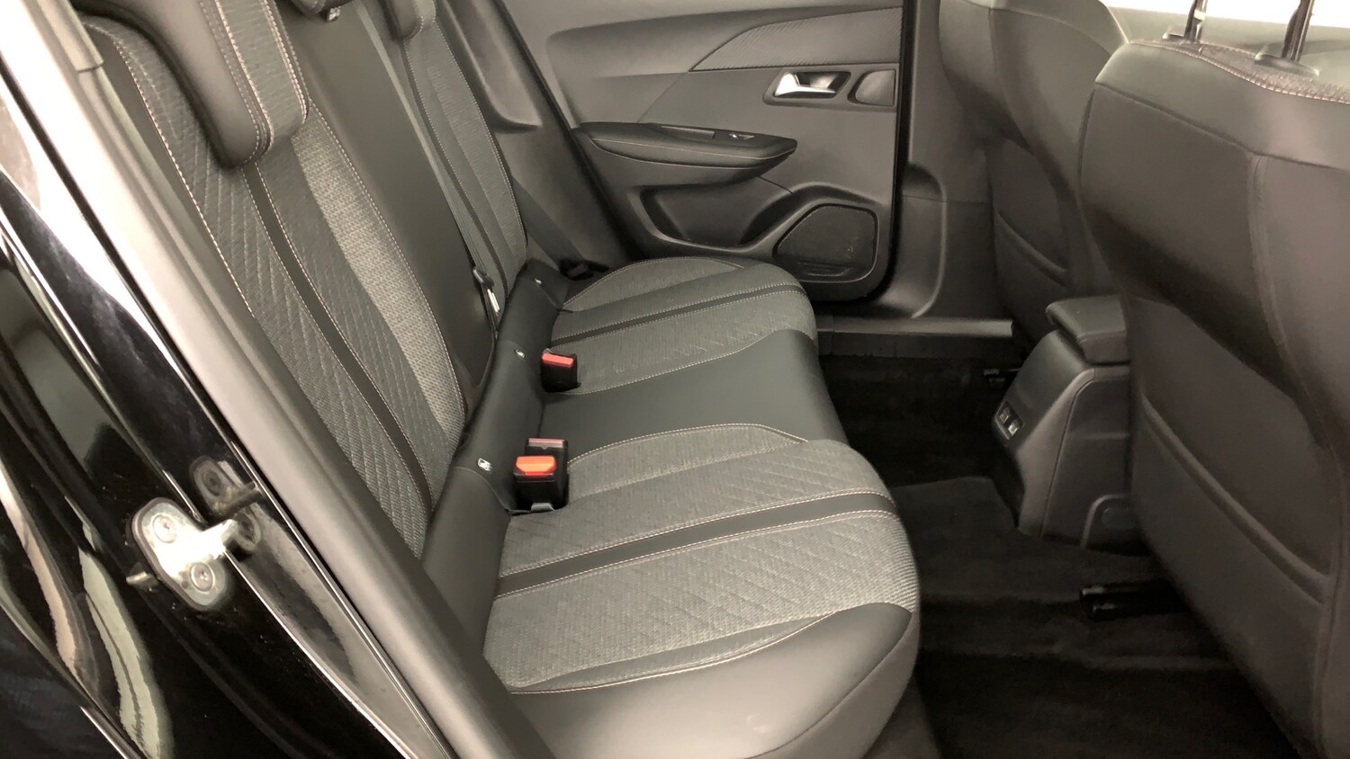 Used Peugeot 2008 2024 for sale - 77599607: Photo 61