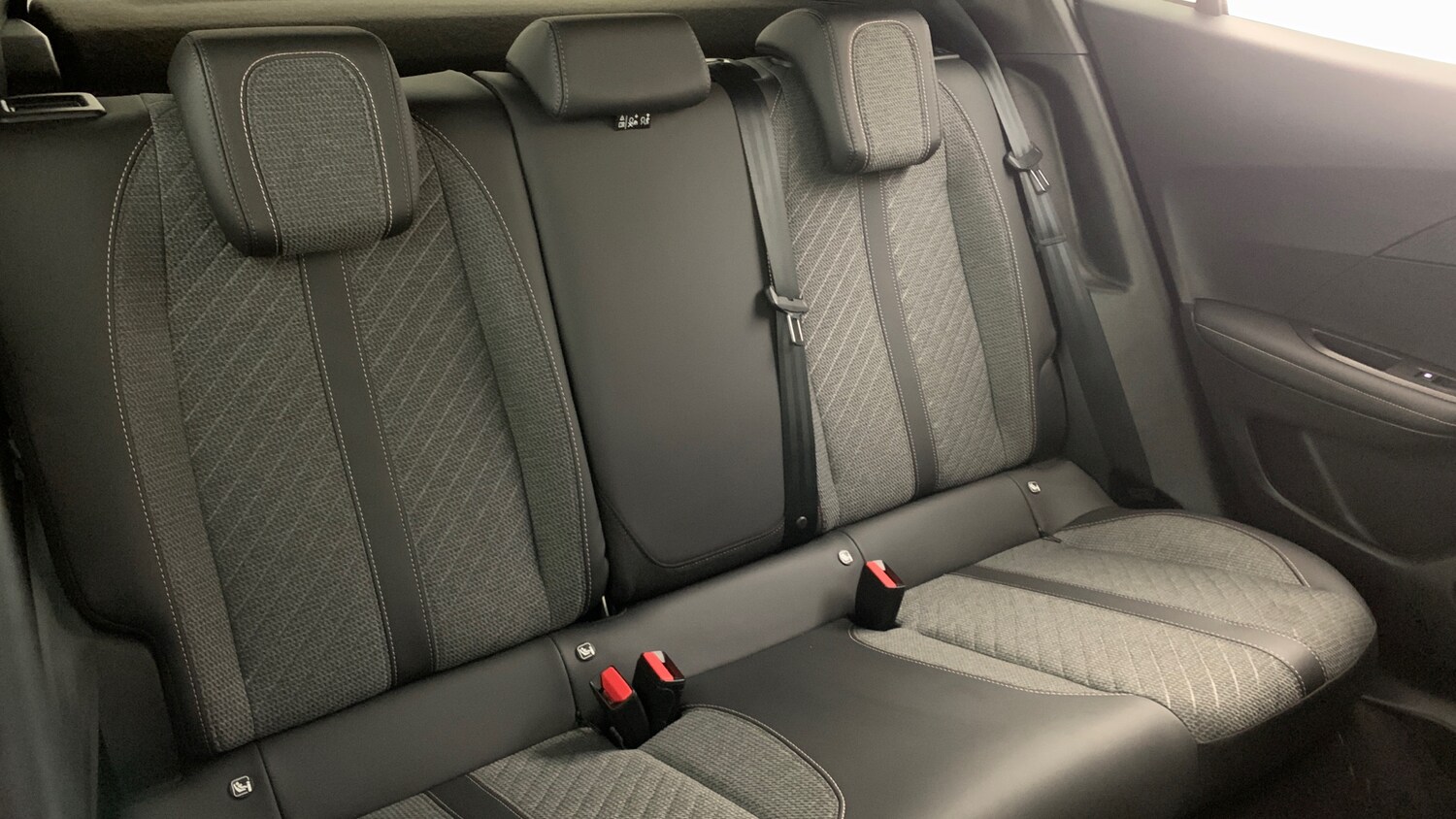 Used Peugeot 2008 2024 for sale - 77599607: Photo 8