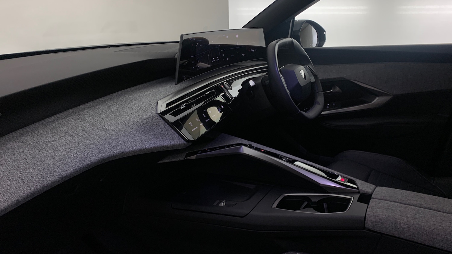 Used Peugeot 3008 2024 for sale - 76389552: Photo 2