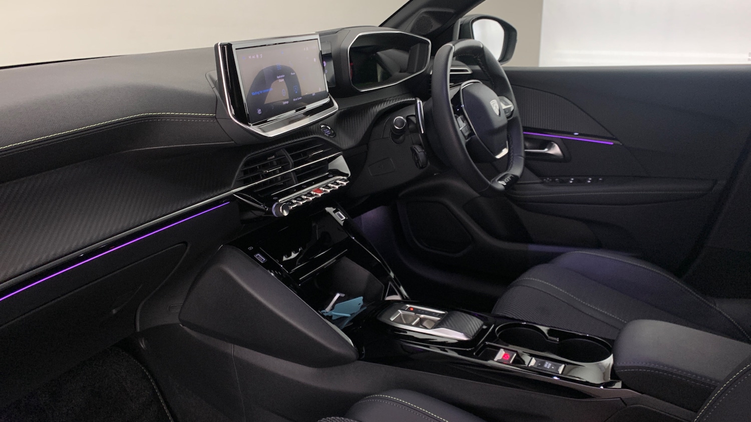 Used Peugeot 208 2024 for sale - 76110242: Photo 2