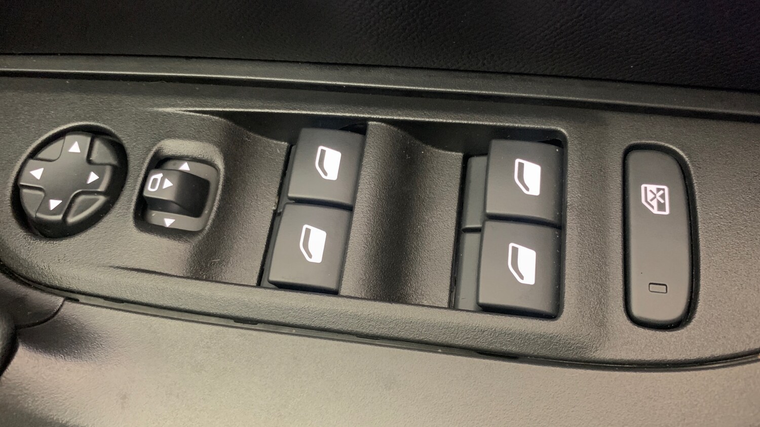 Used Peugeot 2008 2025 for sale - 76825700: Photo 38