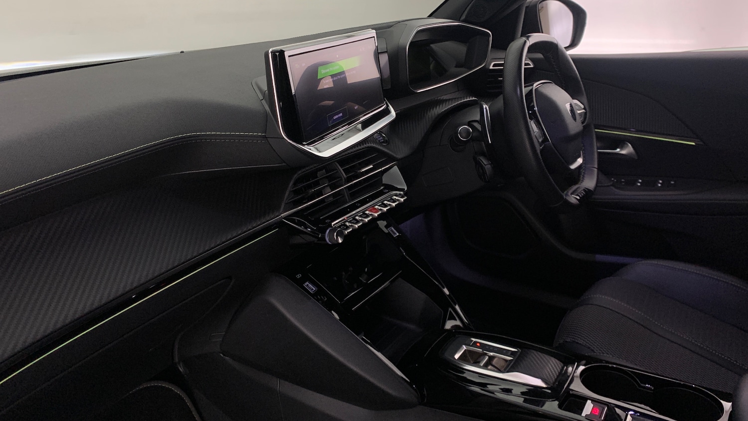 Used Peugeot 2008 2023 for sale - 76419757: Photo 2