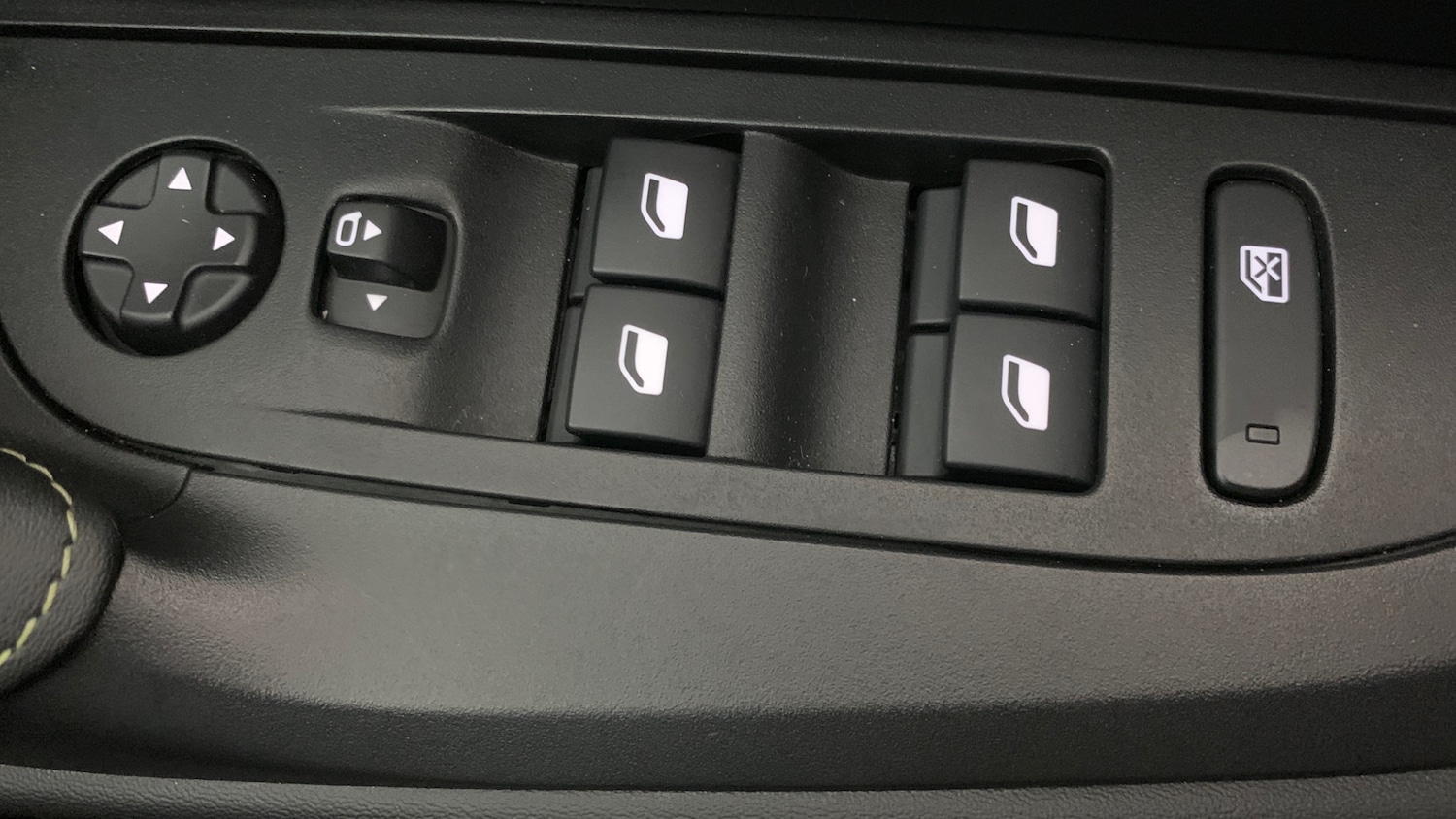 Used Peugeot 2008 2023 for sale - 76419757: Photo 37