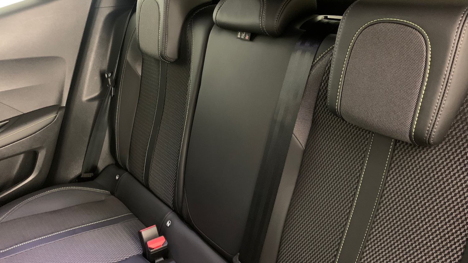 Used Peugeot 2008 2023 for sale - 76419757: Photo 8