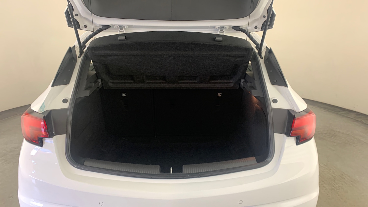 Used Vauxhall Astra 2021 for sale - 77840594: Photo 5