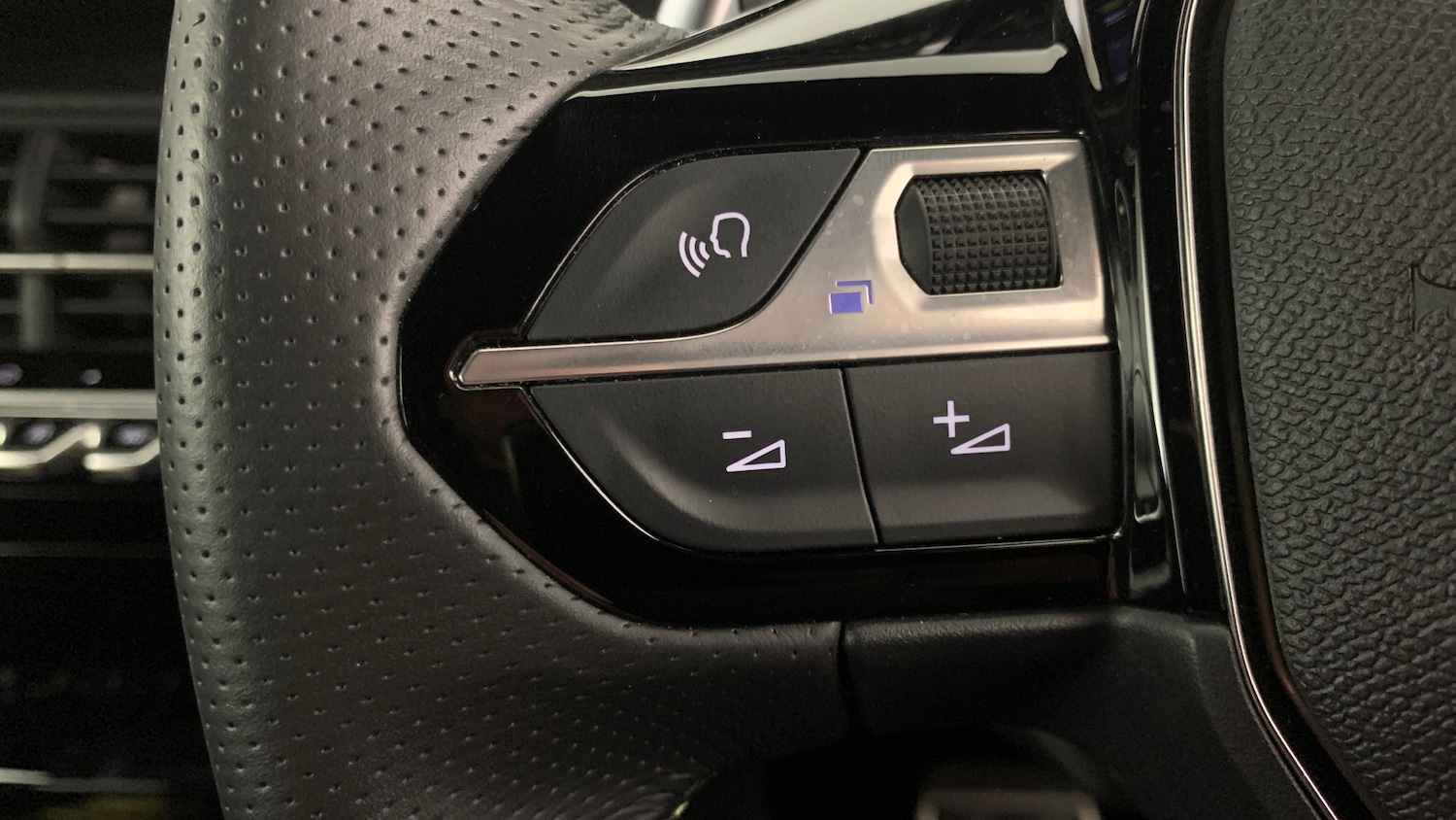 Used Peugeot 2008 2024 for sale - 76327701: Photo 19