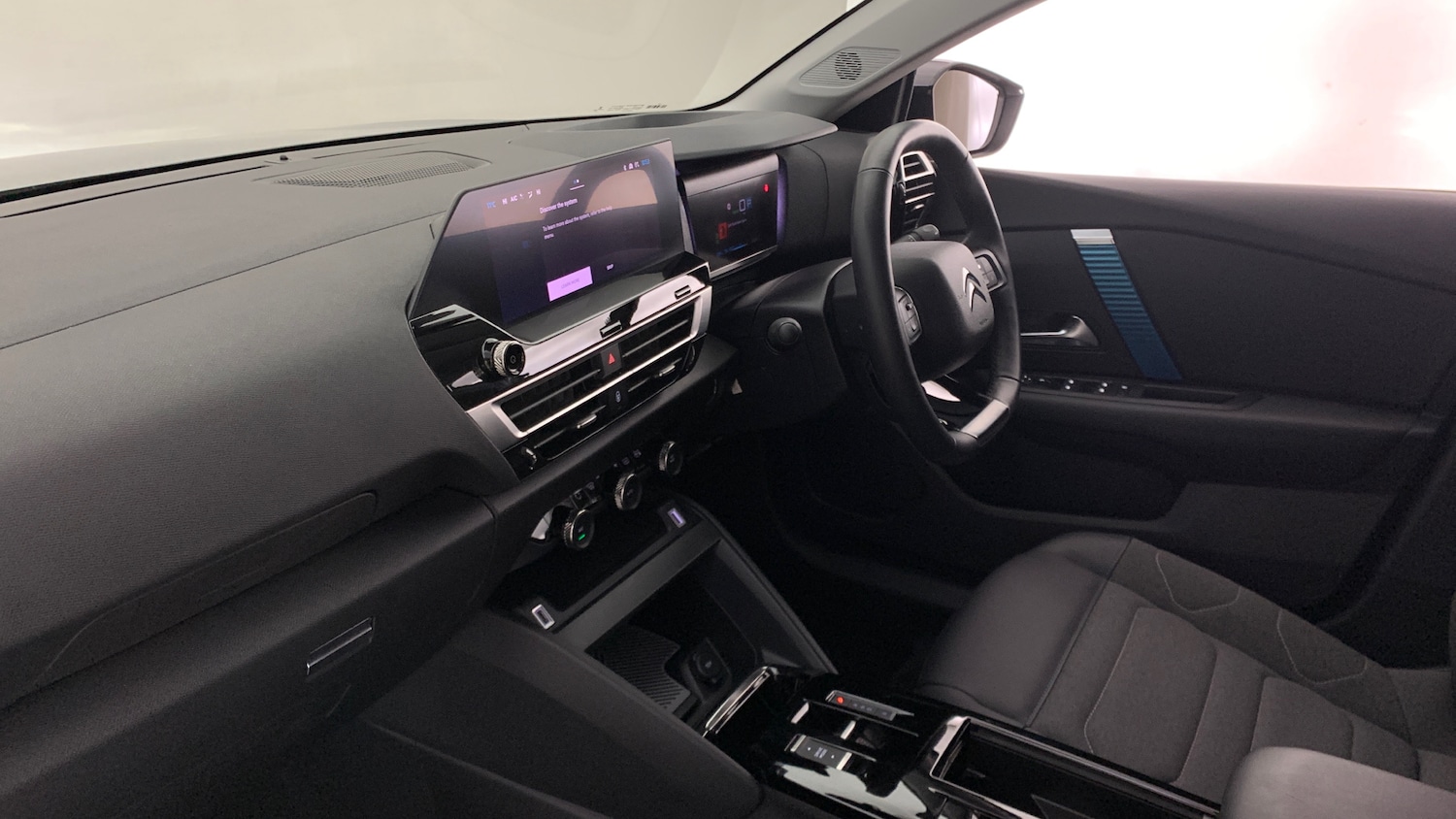 Used Citroen C4 2023 for sale - 77332373: Photo 2