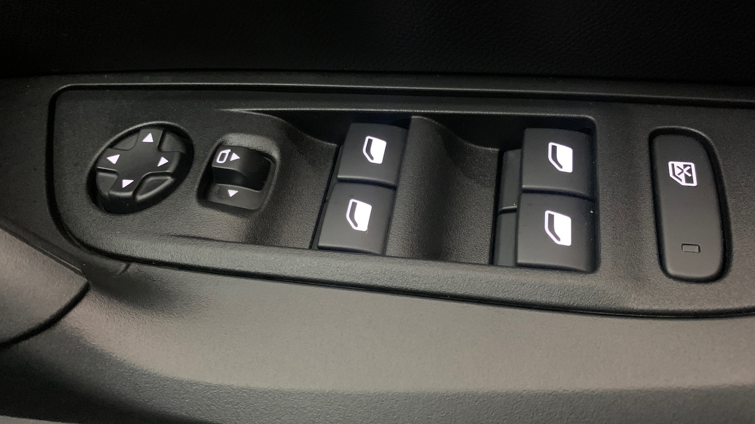 Used Peugeot 2008 2025 for sale - 76825699: Photo 40