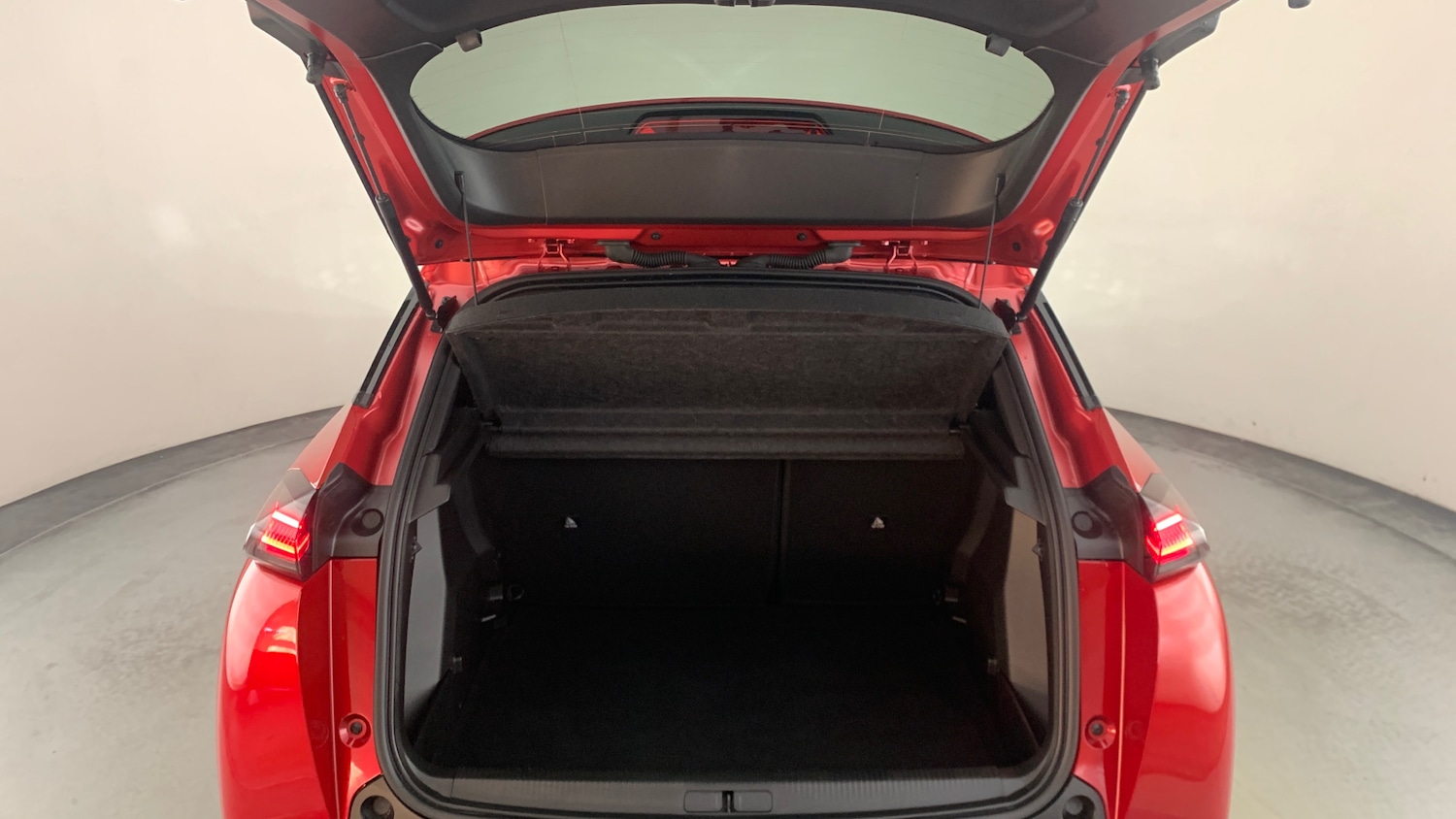 Used Peugeot 2008 2025 for sale - 76825699: Photo 5