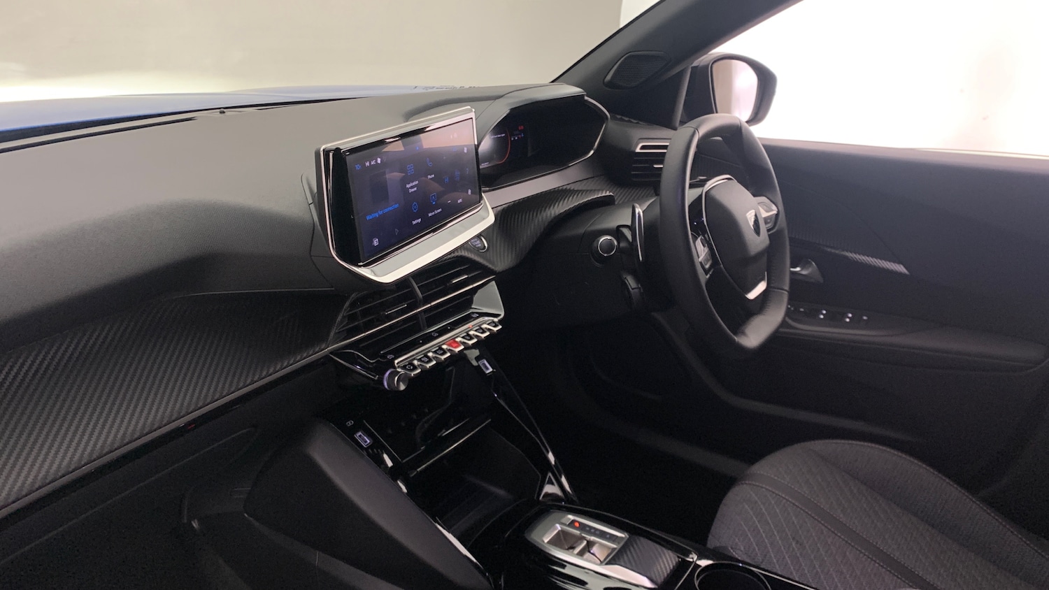 Used Peugeot 2008 2024 for sale - 76621468: Photo 2