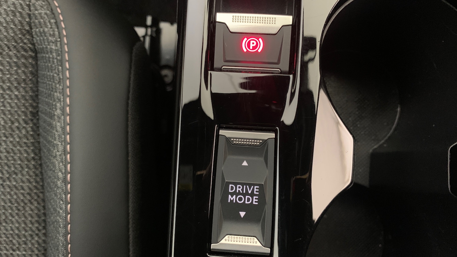 Used Peugeot 2008 2024 for sale - 76621468: Photo 32