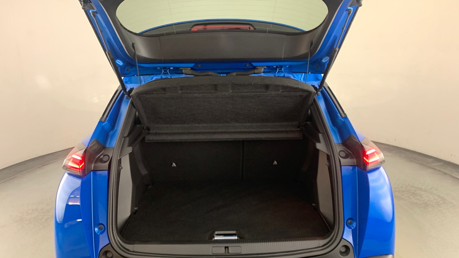 Used Peugeot 2008 2024 for sale - 76621468: Photo 5