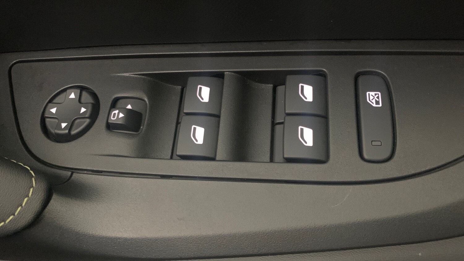 Used Peugeot 2008 2023 for sale - 76271390: Photo 36