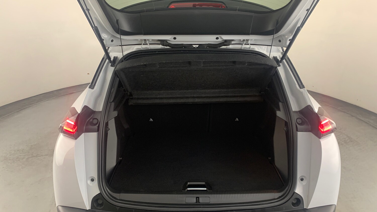 Used Peugeot 2008 2023 for sale - 76271390: Photo 5