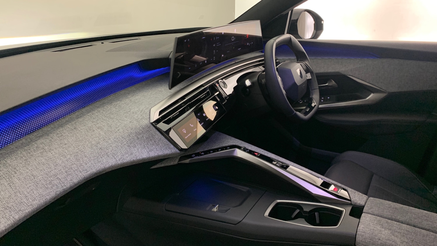 Used Peugeot 5008 2025 for sale - 76998828: Photo 2