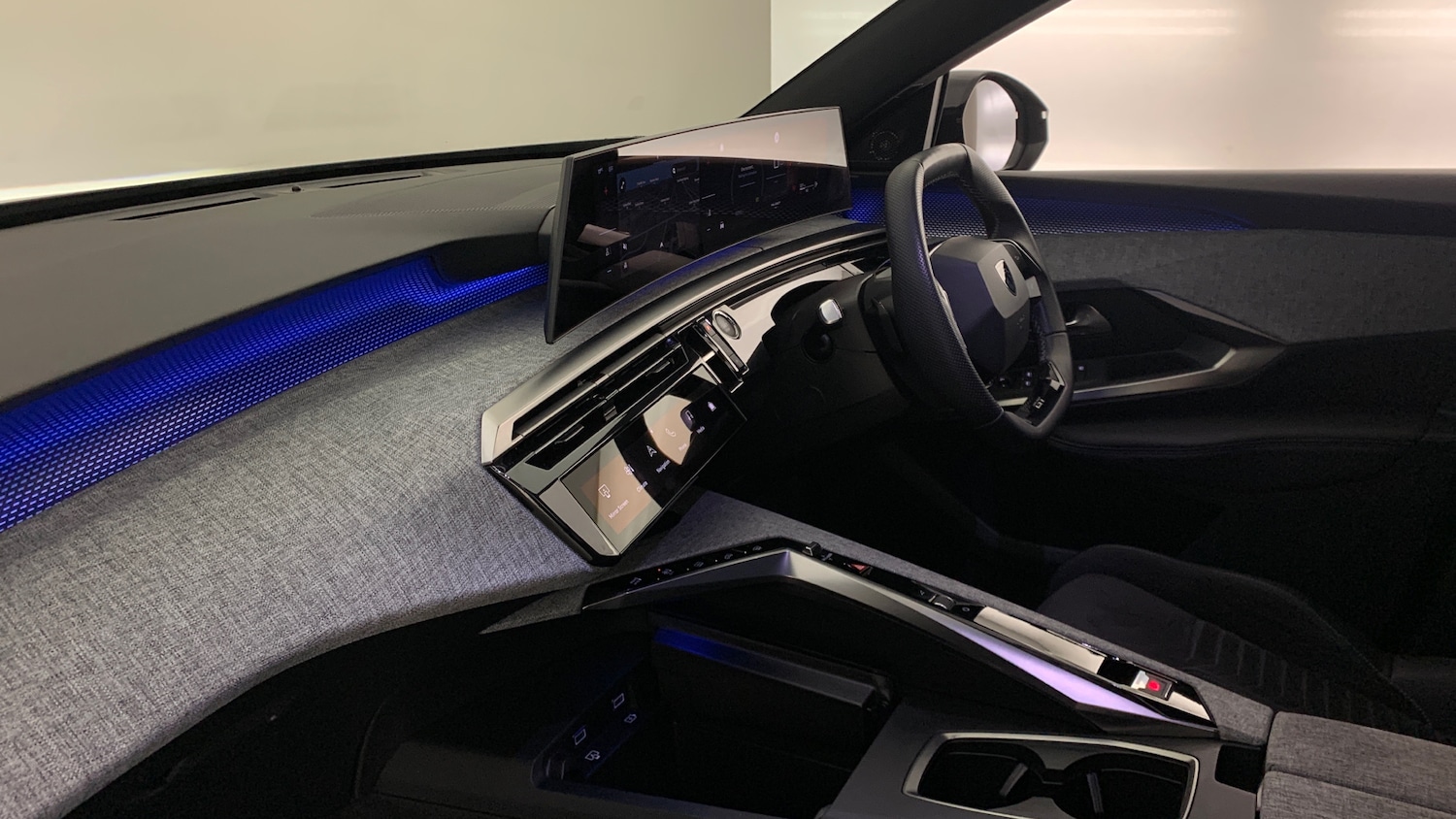 Used Peugeot 3008 2024 for sale - 76433774: Photo 2