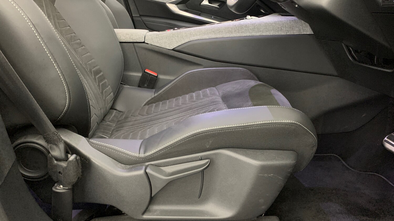 Used Peugeot 3008 2024 for sale - 77599601: Photo 41