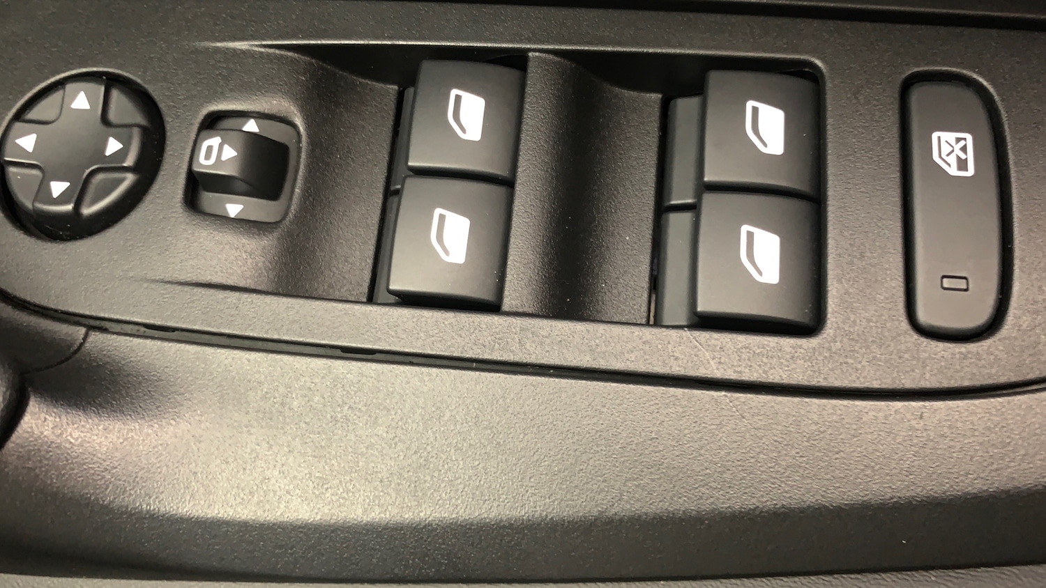 Used Peugeot 2008 2024 for sale - 76659859: Photo 38