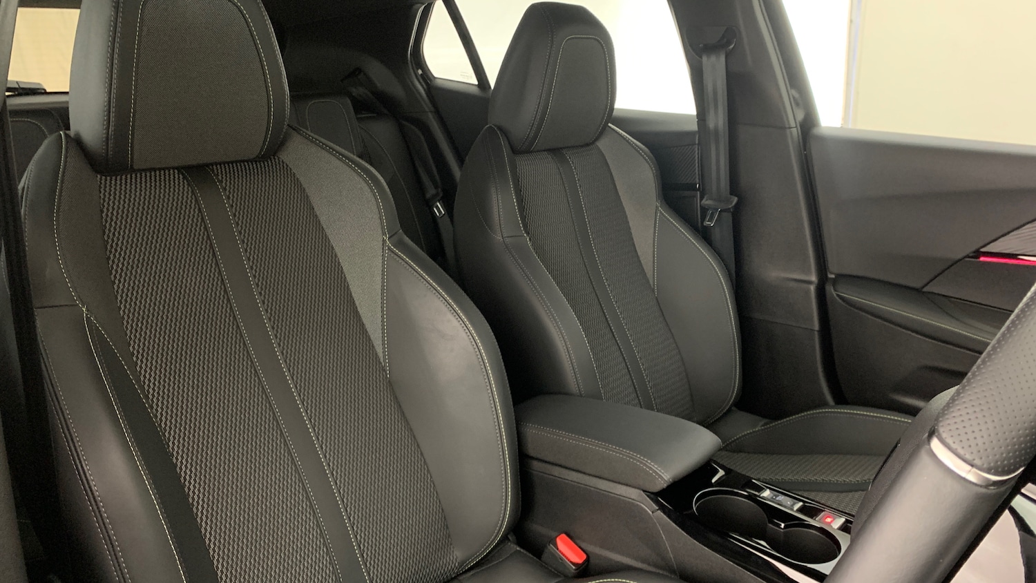 Used Peugeot 2008 2025 for sale - 77332368: Photo 54