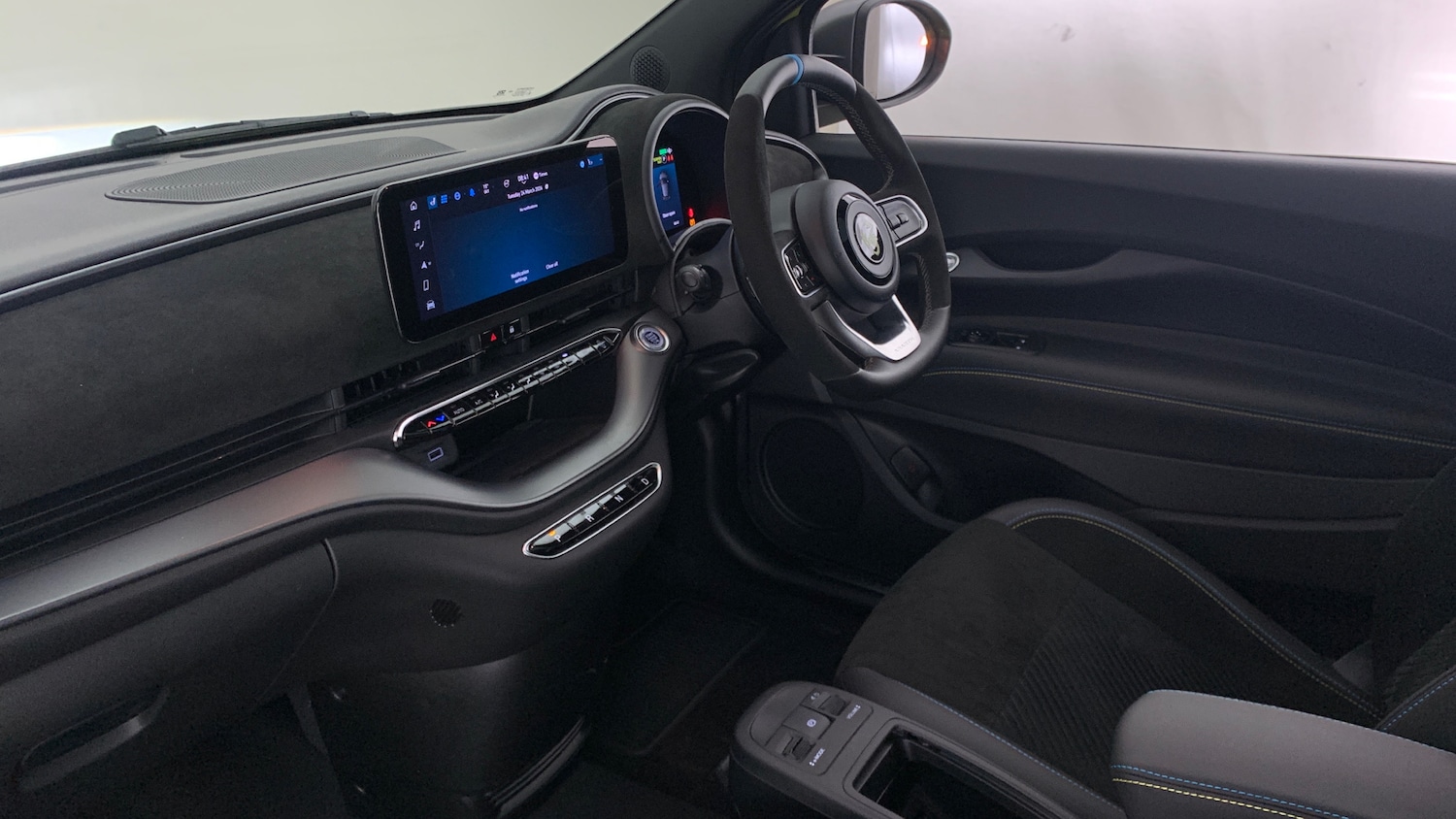 Used Abarth 500 2024 for sale - 78073630: Photo 2