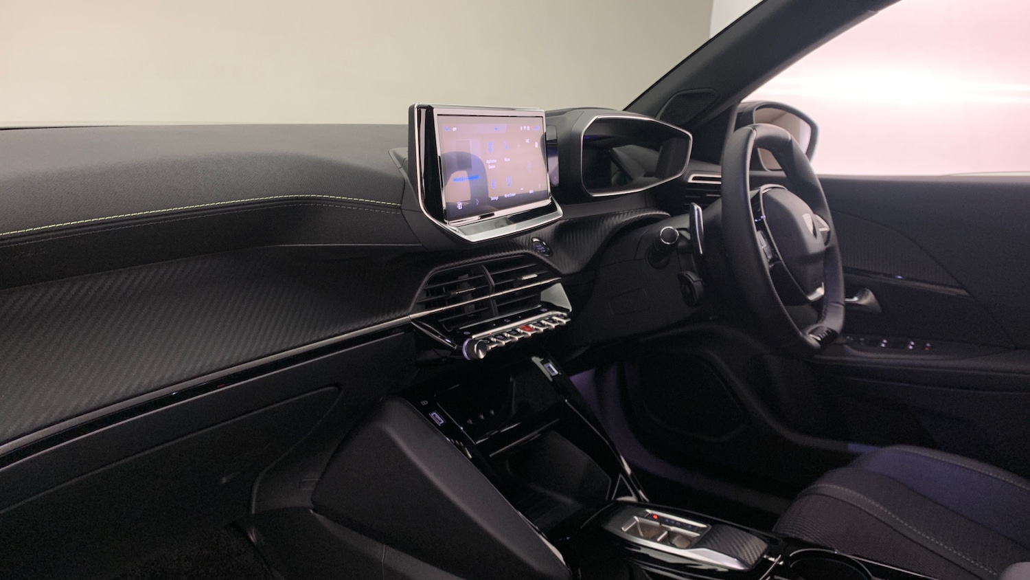 Used Peugeot 2008 2024 for sale - 76327705: Photo 2