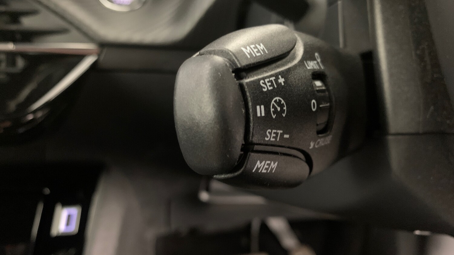 Used Peugeot 2008 2024 for sale - 76327705: Photo 38