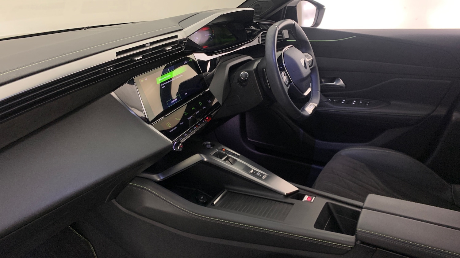 Used Peugeot 408 2024 for sale - 76474351: Photo 2