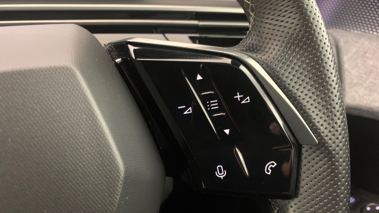 Used Peugeot 3008 2024 for sale - 76123508: Photo 18