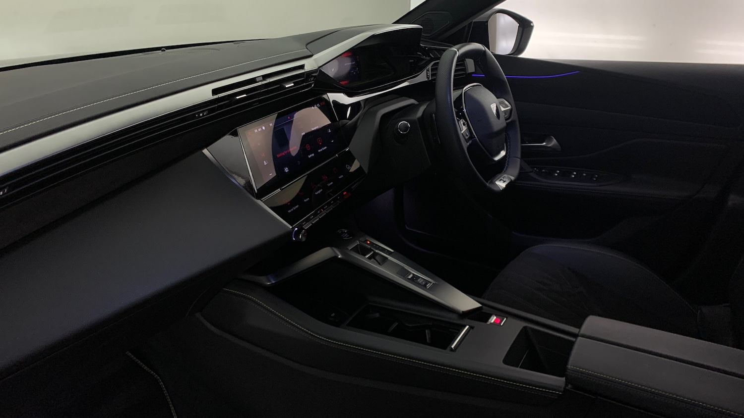 Used Peugeot 408 2024 for sale - 77042320: Photo 2