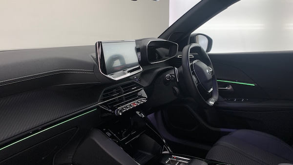 Used Peugeot 2008 2023 for sale - 76228710: Photo 2