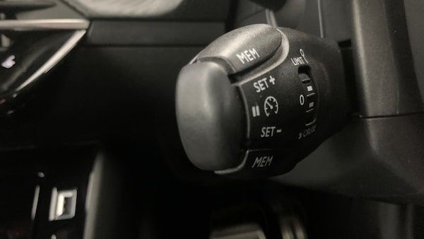 Used Peugeot 2008 2023 for sale - 76228710: Photo 35