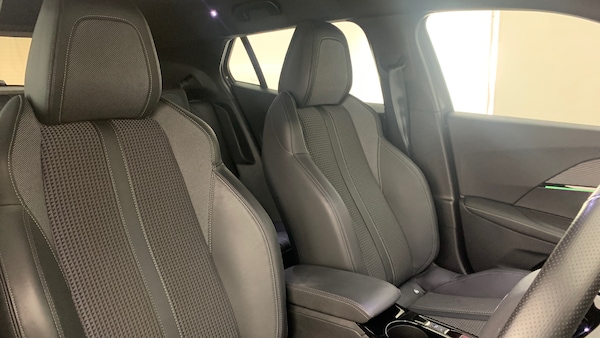 Used Peugeot 2008 2023 for sale - 76228710: Photo 38
