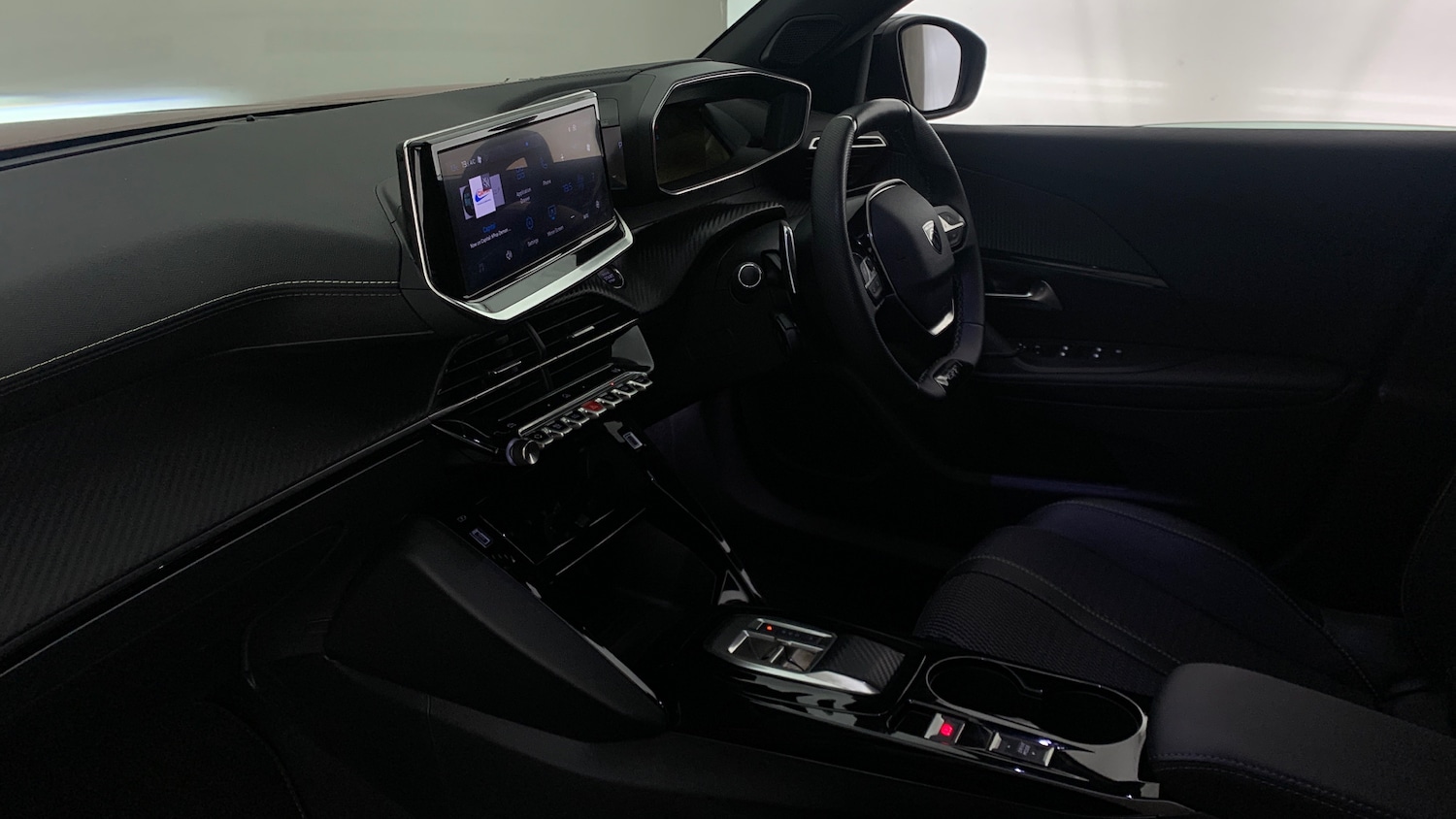 Used Peugeot 2008 2024 for sale - 77067387: Photo 2