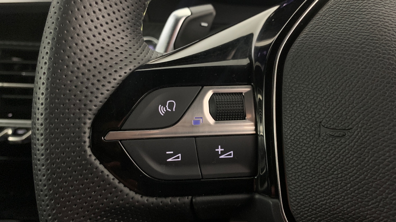 Used Peugeot 2008 2024 for sale - 77067387: Photo 20