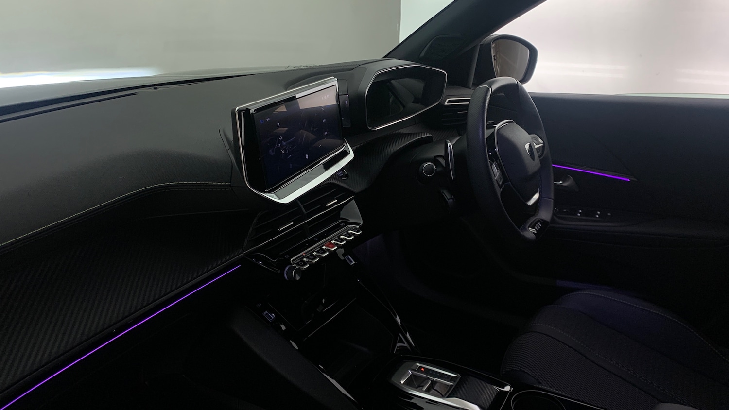 Used Peugeot 2008 2024 for sale - 77121194: Photo 2