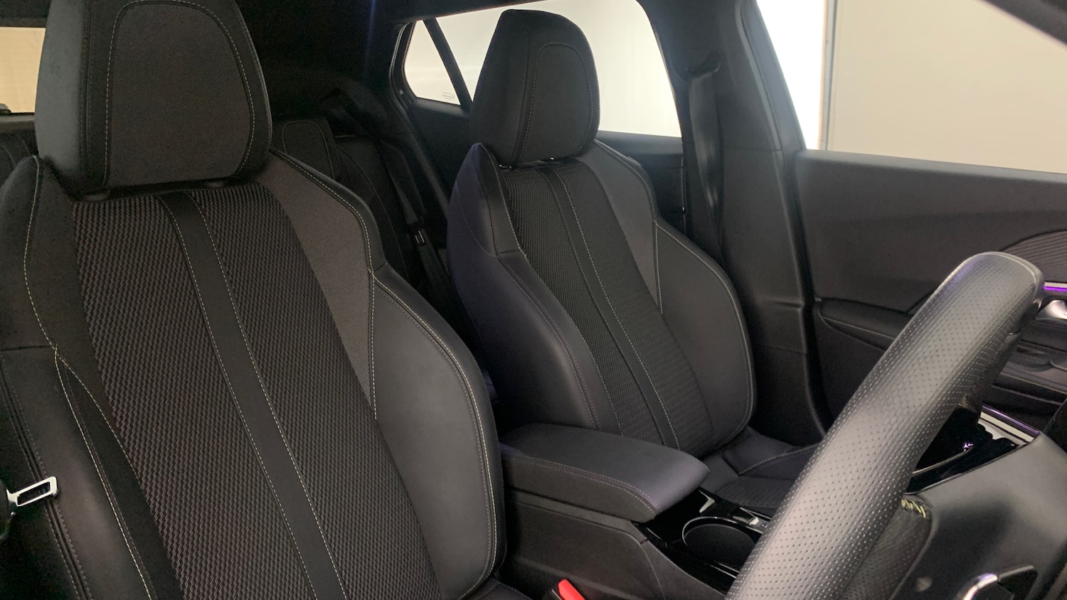 Used Peugeot 2008 2024 for sale - 77121194: Photo 59