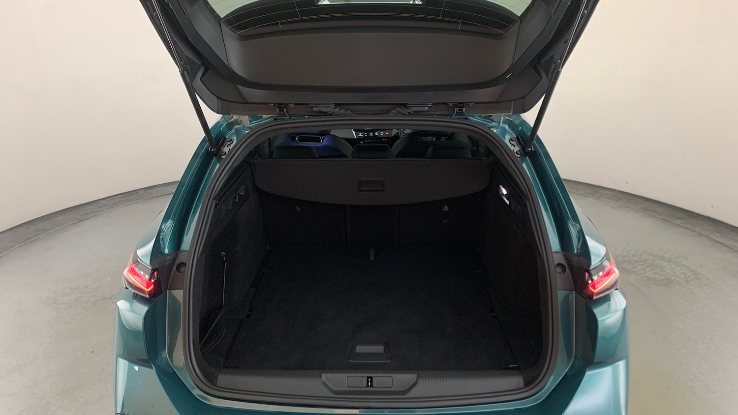 Used Peugeot 308 2025 for sale - 76419753: Photo 5