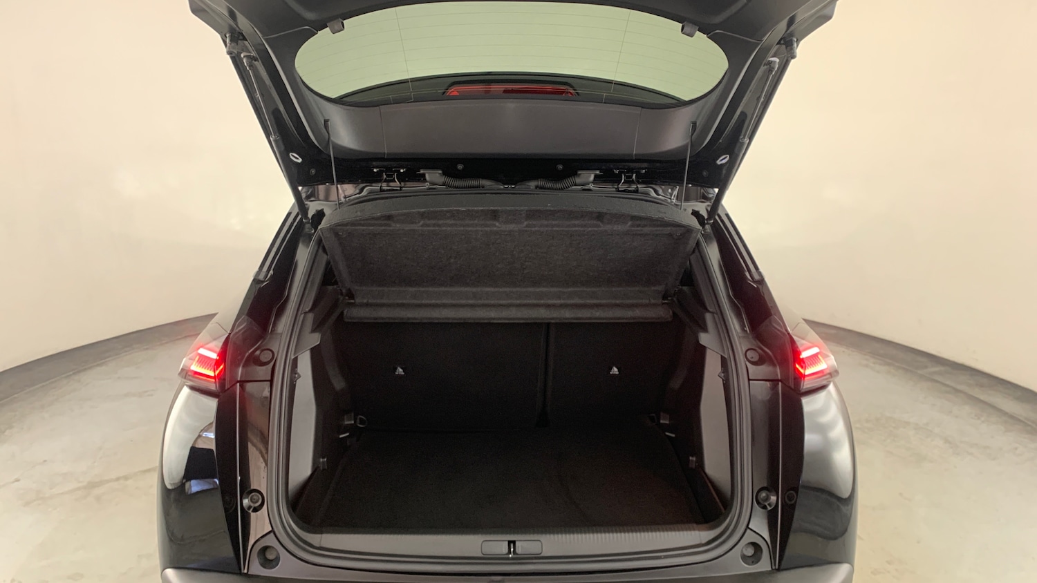 Used Peugeot 2008 2025 for sale - 78035678: Photo 5